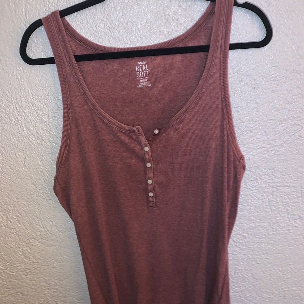 Arie Henly top